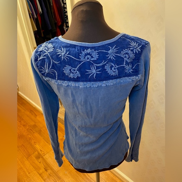 💙Luck Brand Henley Style Top Sz M🩵 - Picture 3 of 4